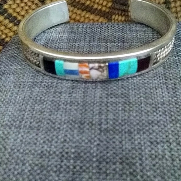 Beautiful Native American Santo Domingo Bracelet - Picture 3 of 7